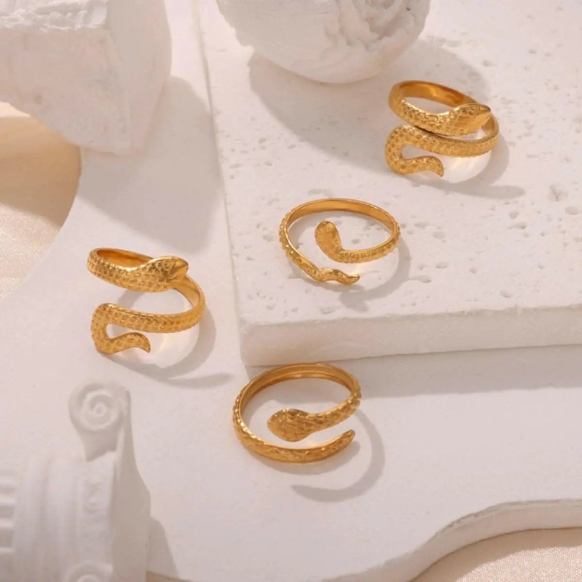 Elegant snake bypass ring - Love Salve